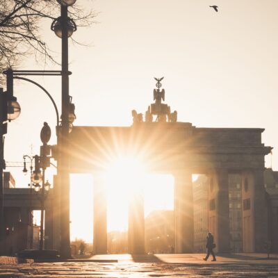 Hörspiele zu DDR und Wende kostenlos hören: 11 Tipps zum Tag der Deutschen Einheit
